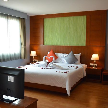 Elite Suites Patong By Bauman Residence Esterno foto
