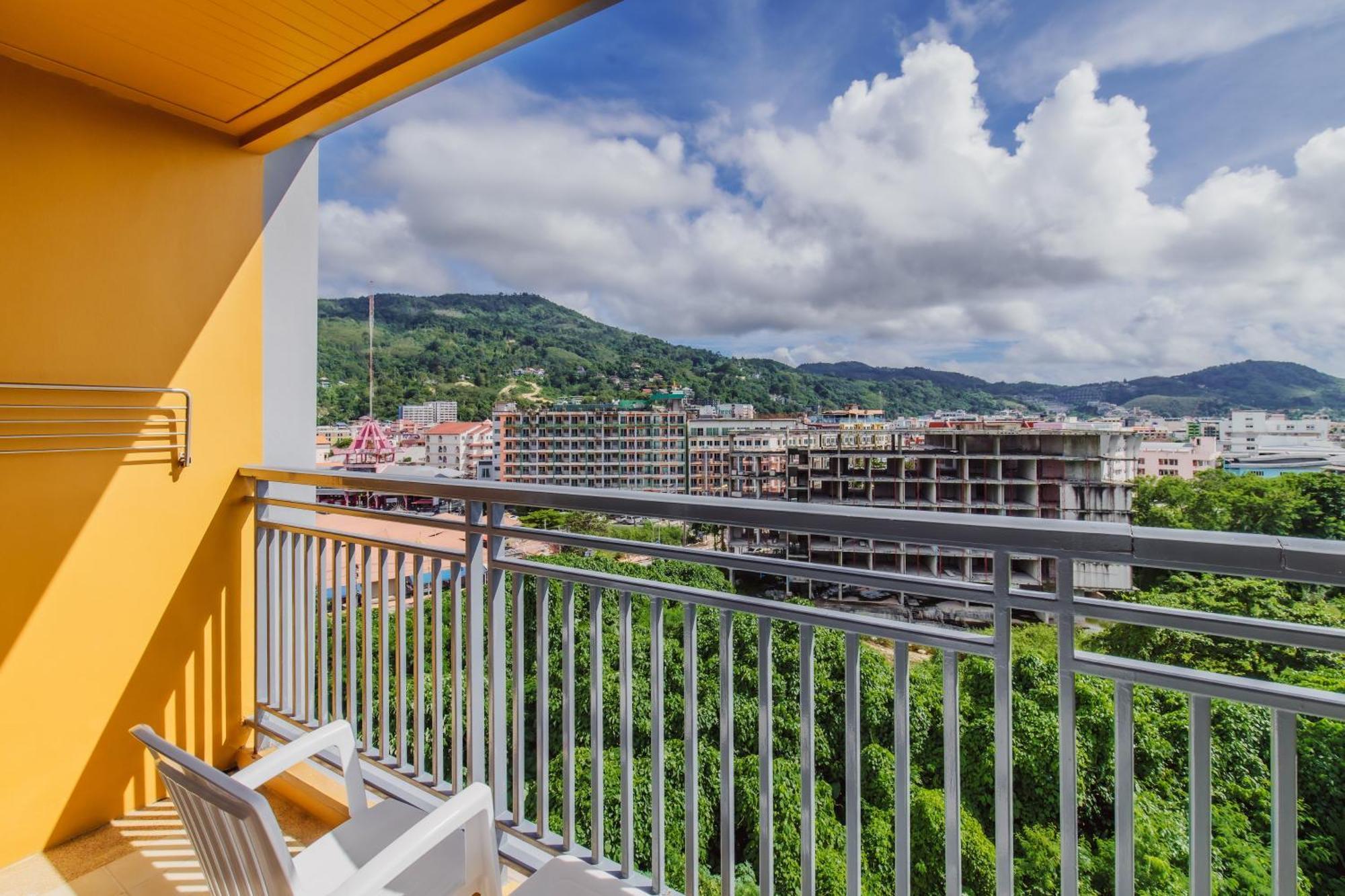 Elite Suites Patong By Bauman Residence Esterno foto