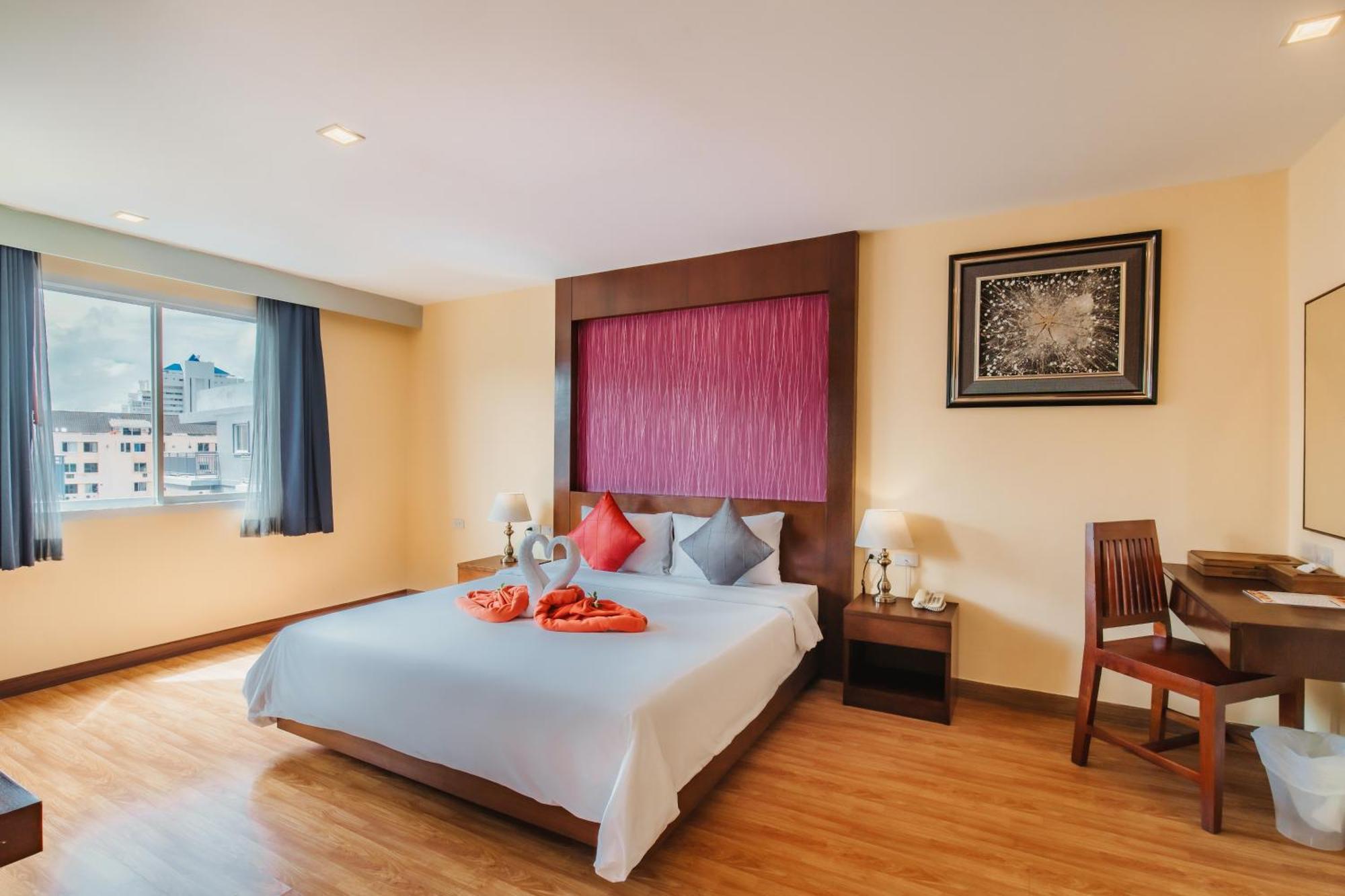 Elite Suites Patong By Bauman Residence Esterno foto