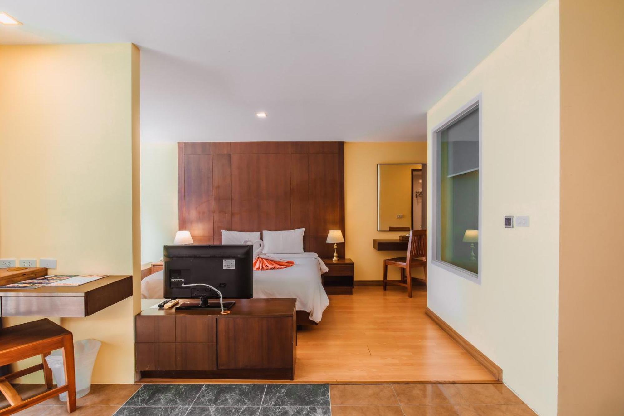 Elite Suites Patong By Bauman Residence Esterno foto