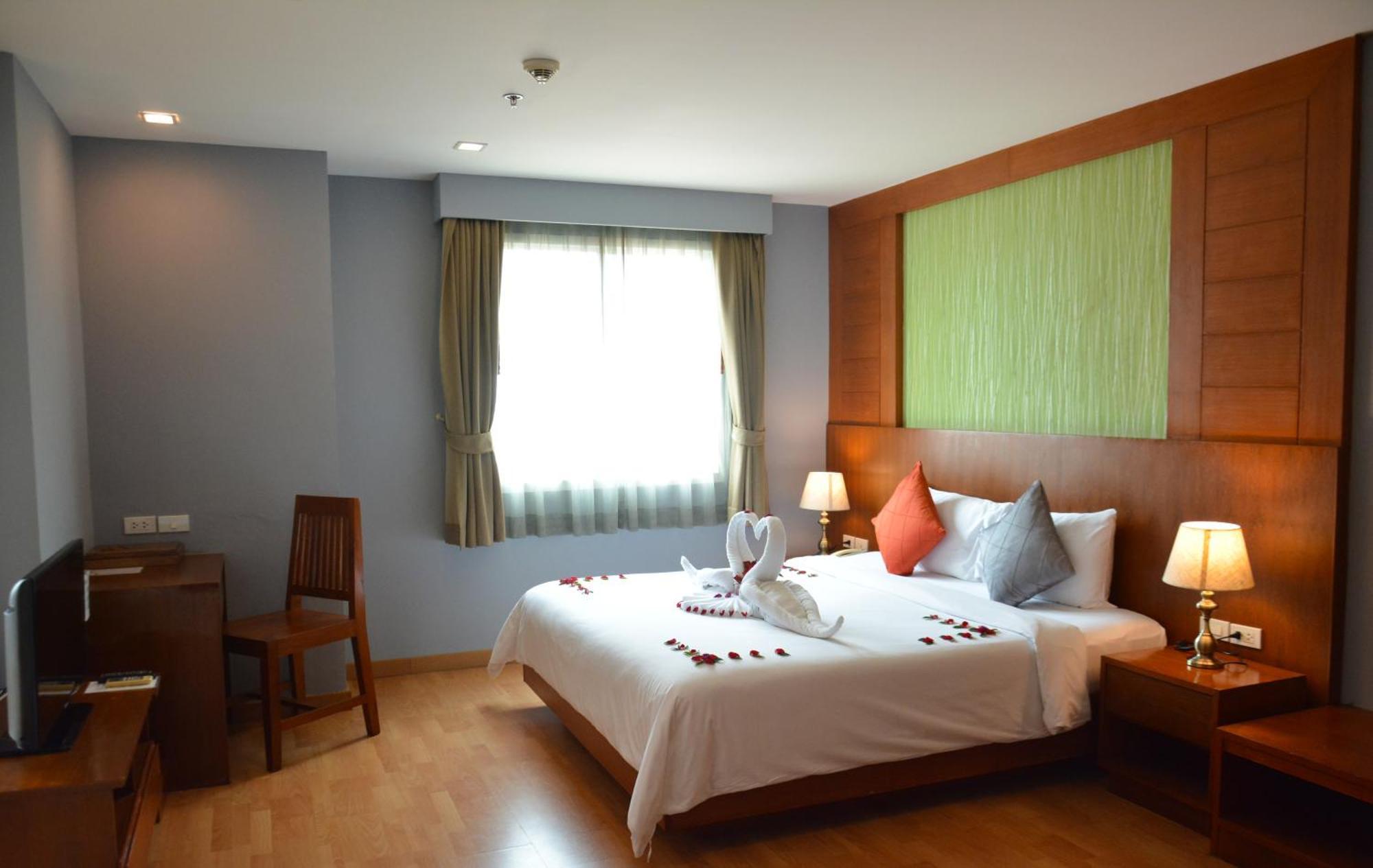 Elite Suites Patong By Bauman Residence Esterno foto